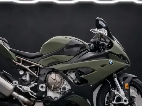 BMW S 1000 RR, Motorcycle wrap · matte military green (studio illustration), photo 3