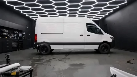 Mercedes-Benz Sprinter, Commercial livery · VOLTLINE ELECTRIC (fictional brand) (studio illustration), photo 2