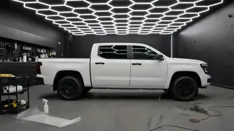 Full-size pickup, Commercial livery · COLDFRONT HVAC (fictional brand) (studio illustration), photo 2