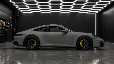 Porsche 911 GTS, Full wrap · Inozetek Super Gloss Signal Green (studio illustration), photo 2